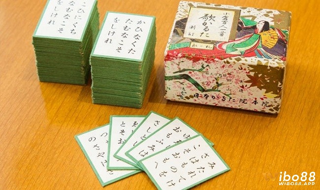 Bài Karuta là game bài truyền thống Nhật nhưng bắt nguồn từ Bồ Đào Nha