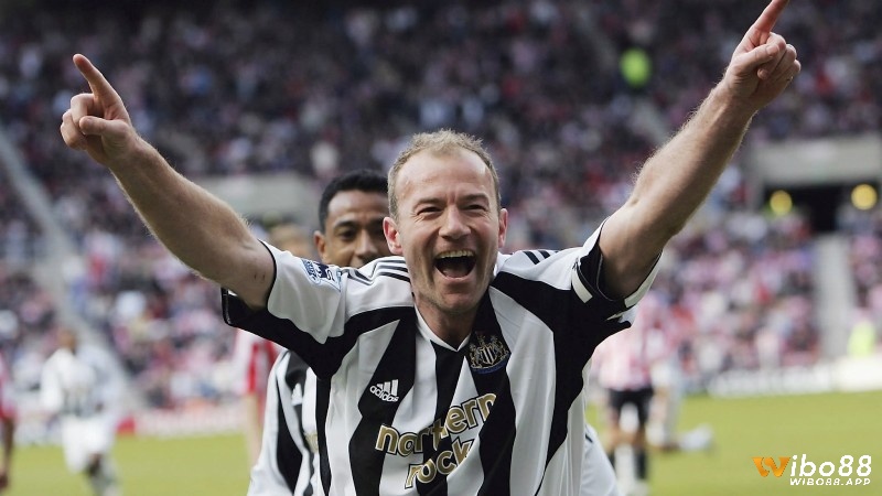 Alan Shearer (Anh) - 260 bàn thắng khi thi đấu giải Ngoại hạng Anh