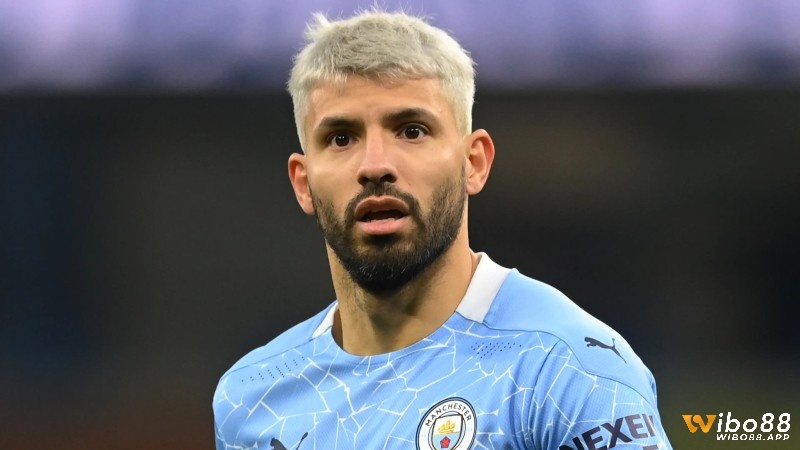 Sergio Agüero (Argentina) là cầu thủ ghi bàn nhiều nhất Ngoại hạng Anh với 184 bà/ 275 trận