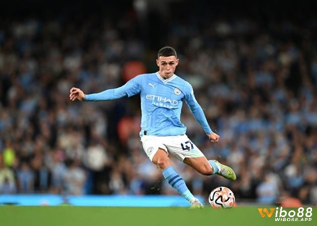 Phil Foden - tiền vệ 22 tuổi ấn tượng ở vị trí thứ 5 ds cầu thủ đắt giá nhất với 110 triệu euro