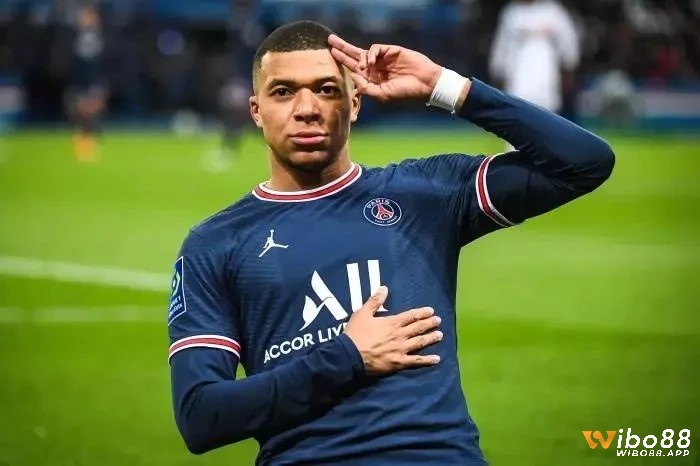 Kylian Mbappe - cầu thủ đắt giá nhất thế giới với giá 180 triệu euro