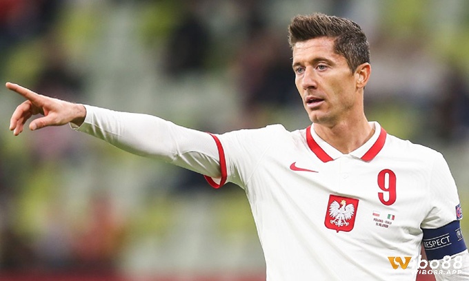 Robert Lewandowski là một trong những tiền đạo hàng đầu thế giới