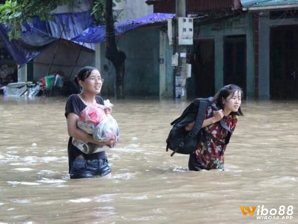 Bộ số gắn với chiêm bao thấy lội nước theo từng trường hợp 