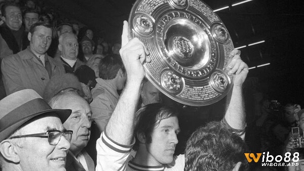 5 chiếc đĩa bạc của Mönchengladbach đều vào những năm 1970