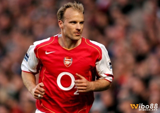 Bergkamp là một trong những tiền đạo hay nhất Arsenal