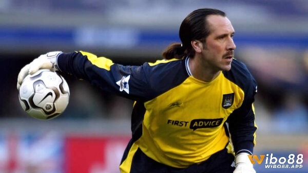 David Seaman phục vụ cho Arsenal từ 1990-2003