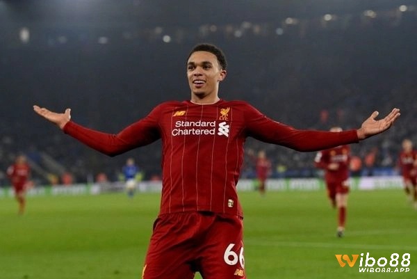 Alexander-Arnold là một trong các hậu vệ hay nhất Liverpool và quan trọng là anh còn rất trẻ với tương lai rộng mở 