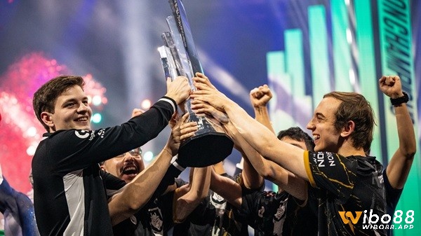 Caps và G2 lên ngôi vô địch LEC Spring Split 2022