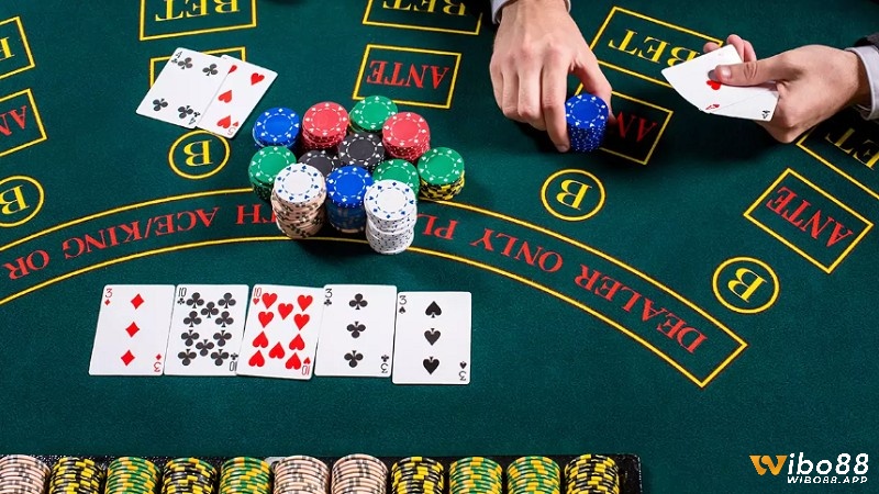 Cách chơi Omaha Poker cơ bản và chi tiết nhất cho anh em