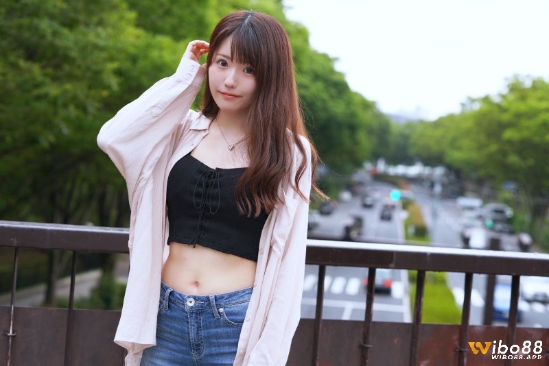 Sayaka là một mỹ nhân trẻ tuổi đầy triển vọng trong ngành giải trí JAV