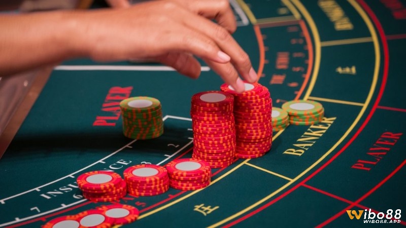 Ghi nhớ các thuật ngữ baccarat giúp bạn chơi dễ dàng và giao tiếp tự tin trong sòng bạc online.