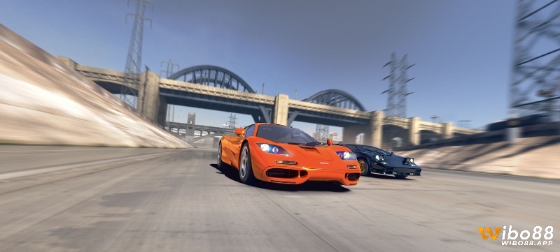 iOS cung cấp trải nghiệm CSR Racing 2 - game đua xe offline chất lượng cao không kém bất kỳ nền tảng nào.